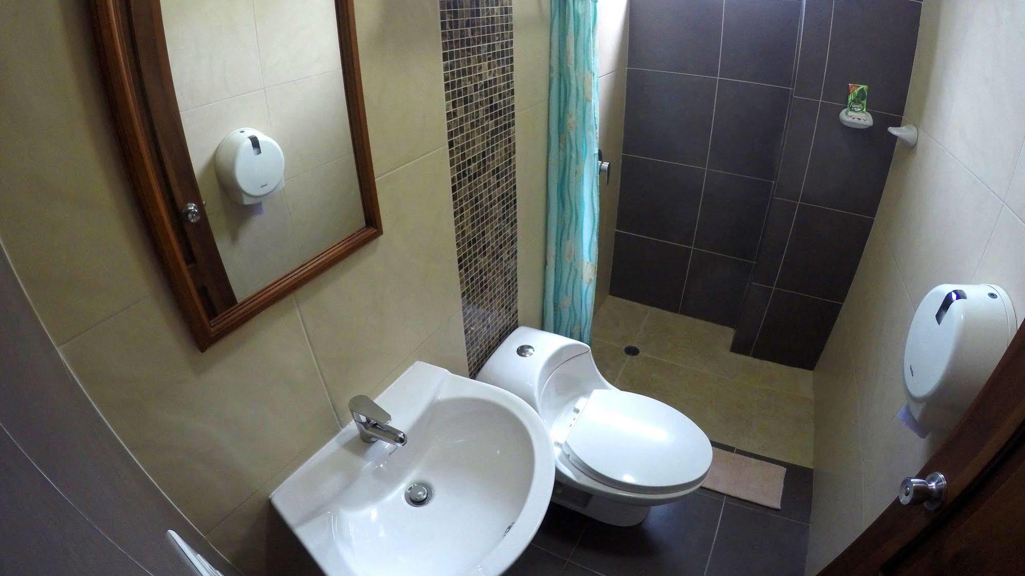 Dc Suites Aeropuerto Guayaquil Exteriör bild