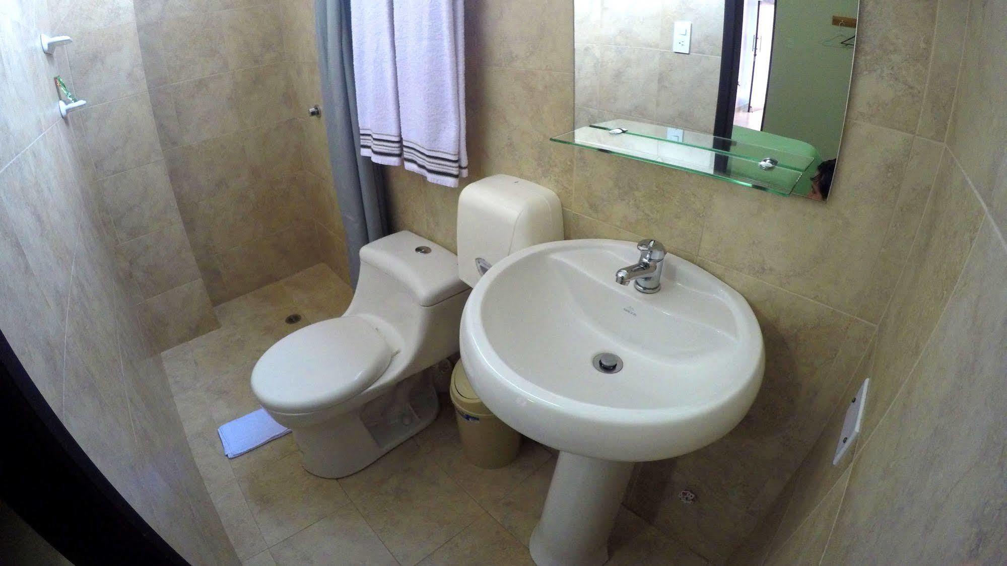 Dc Suites Aeropuerto Guayaquil Exteriör bild
